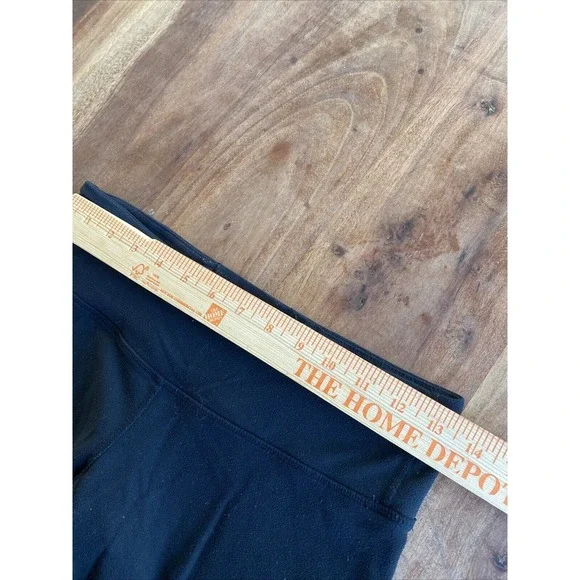Lululemon solid black crop leggings 21.5" legging Black stretchy Legging Size 6 - Picture 5 of 6